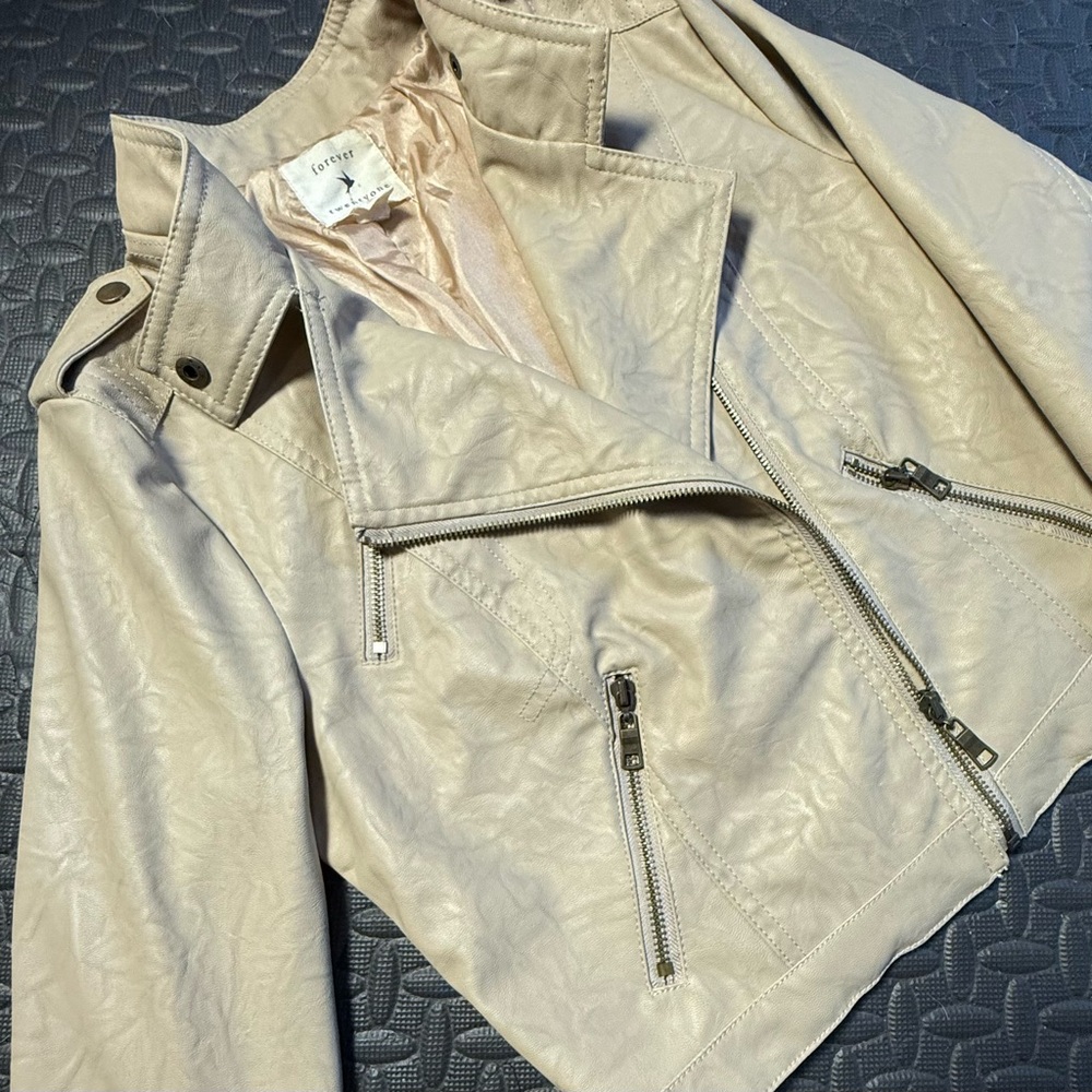 Forever 21 Light Tan Faux Leather Moto Jacket Size Medium